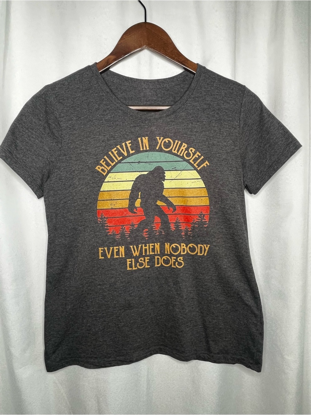 🧡 ‘Believe In Yourself' Graphic Tee - Dark Gray with Retro Sunset- Small
